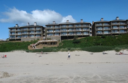 The Hallmark Inn Cannon Beach offers instant access to the sand and surf (via steps, that is).