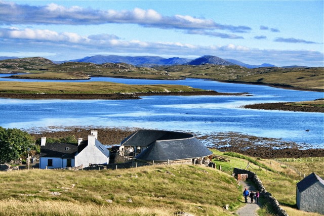 Visitor Center and Old Woman of Moors © Laurel Kallenbach