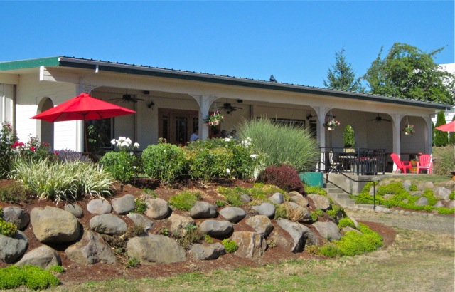 Tasting room, Pheasant Valley Winery ©Laurel Kallenbach