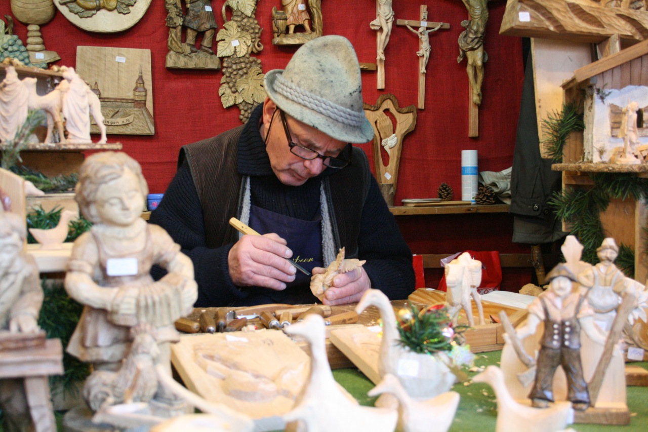 Helmut Höschle, woodcarver ©Laurel Kallenbach