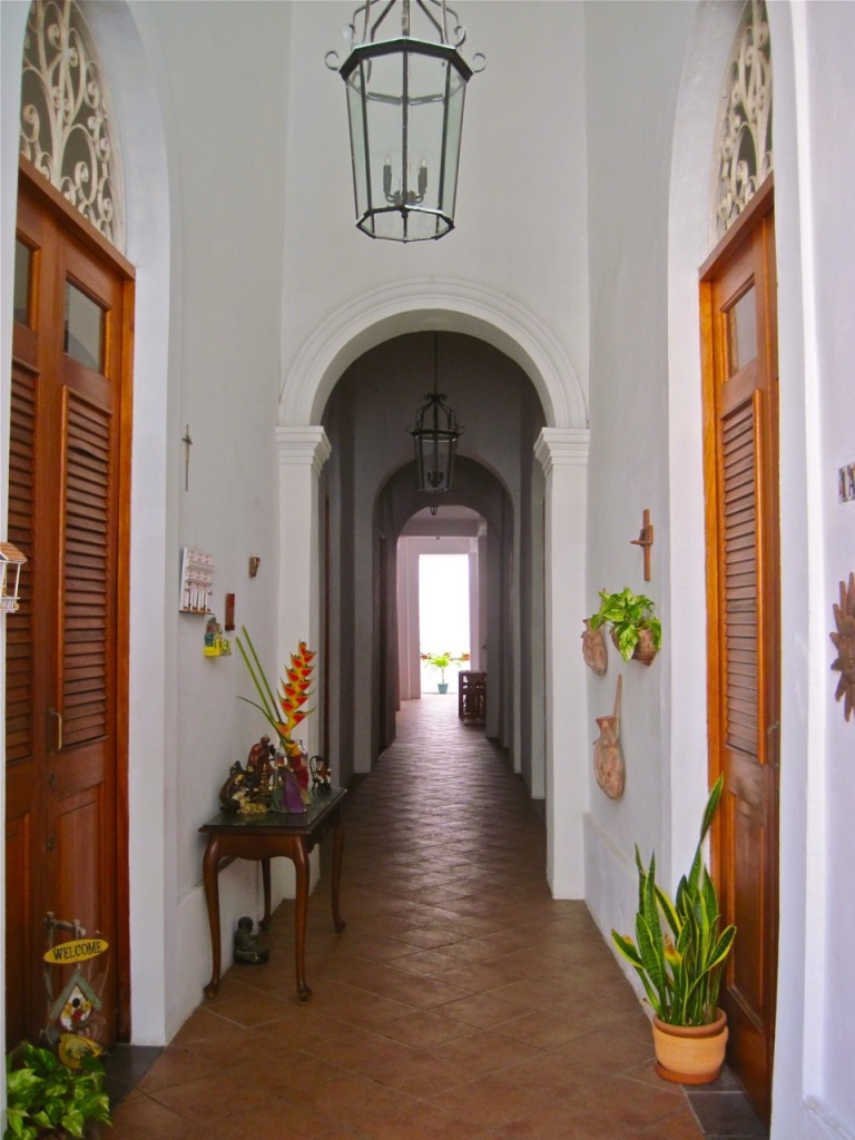 The inner courtyard of private home. ©Laurel Kallenbach