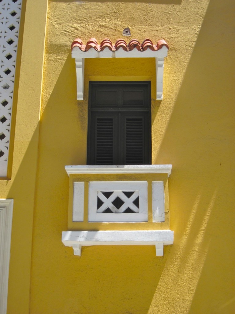 Yellow window, Old San Juan ©Laurel Kallenbach
