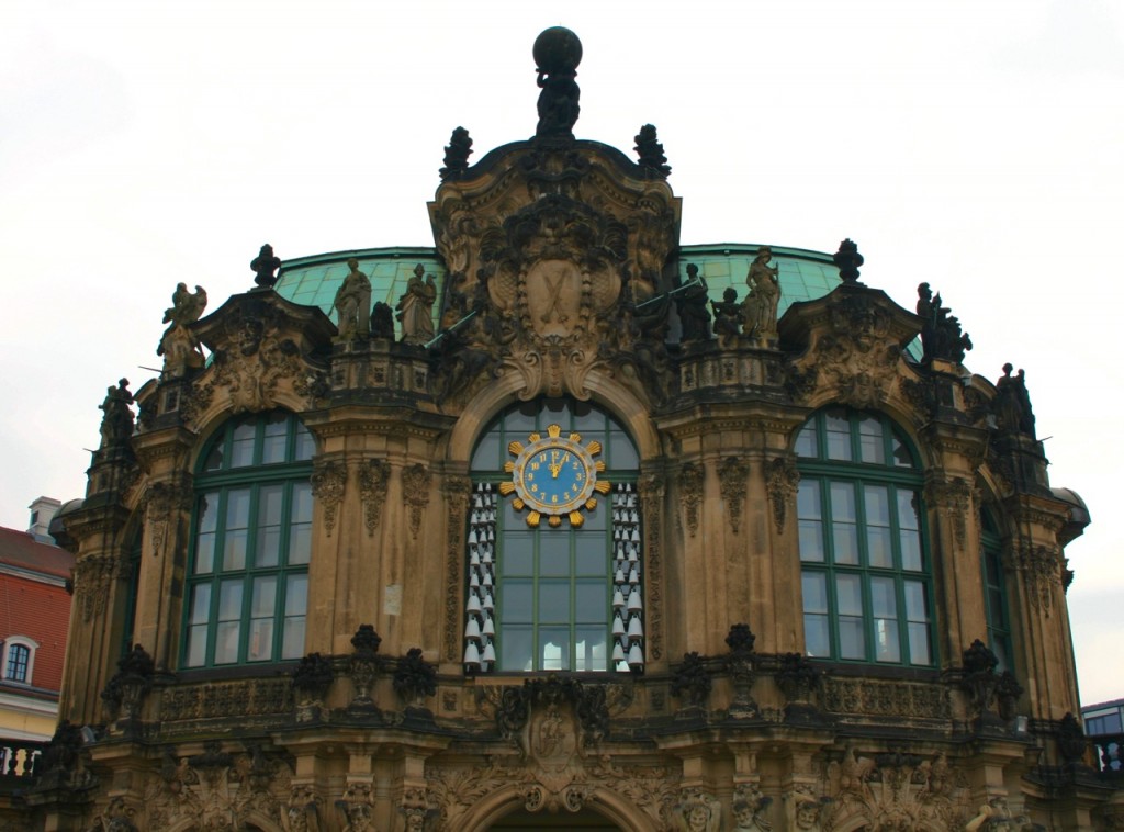The porcelain bells mounted in the Zwinger Glockenspiel Pavilion The porcelain bells chime on the half-hour. ©Laurel Kallenbach