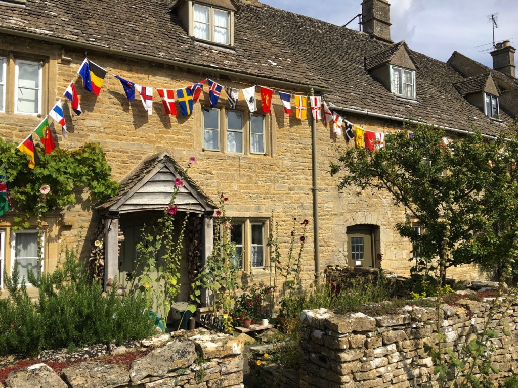 This cottage was decorated for Lower Slaughter's Bank Holiday Fete ©Laurel Kallenbach