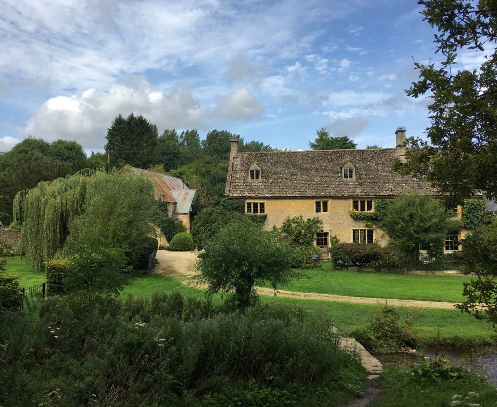 Farmhouse on the edge of Upper Slaughter ©Laurel Kallenbach