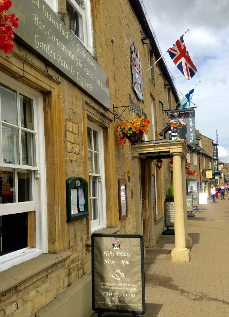 Street on Market Square, Moreton-in-Marsh, the Cotswolds. ©Laurel Kallenbach