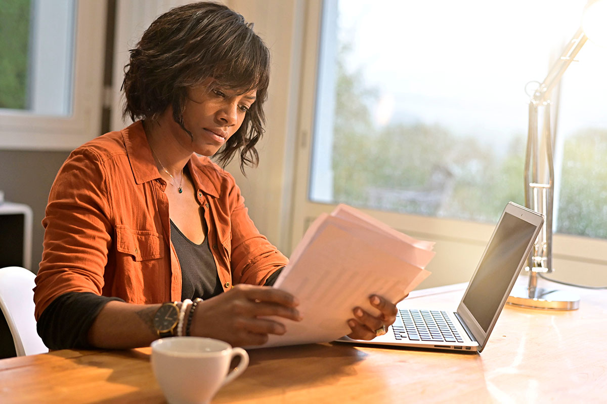 Woman-entrepreneur-working